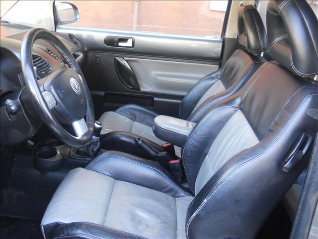 Volkswagen New Beetle 2002 photo 4