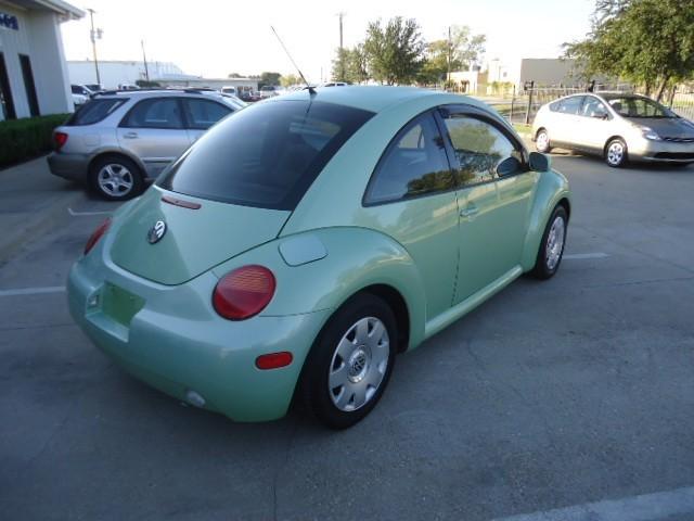 Volkswagen New Beetle 2002 photo 2