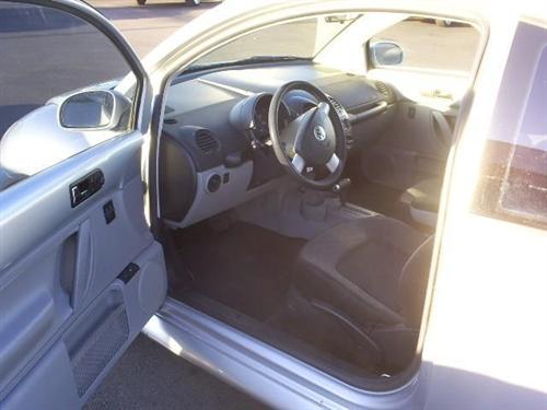 Volkswagen New Beetle 2002 photo 1