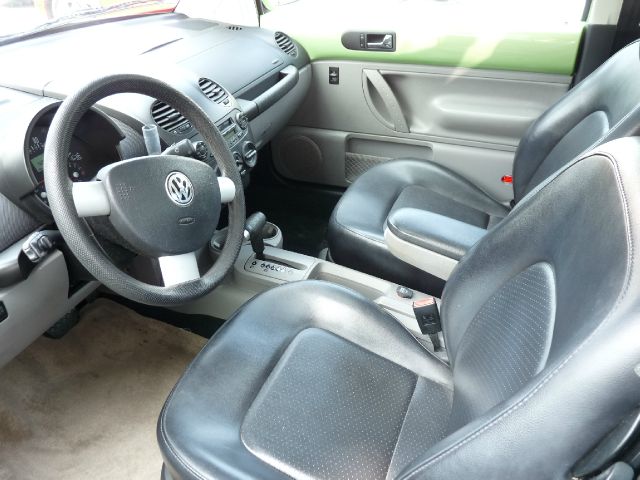 Volkswagen New Beetle 2002 photo 16