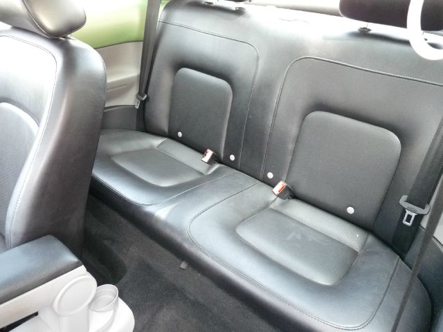 Volkswagen New Beetle 2002 photo 5