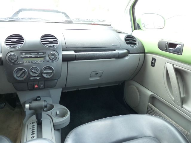 Volkswagen New Beetle 2002 photo 6