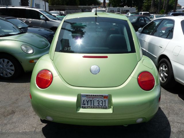 Volkswagen New Beetle 2002 photo 8