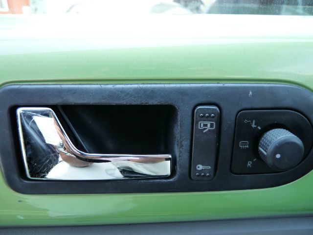 Volkswagen New Beetle 2002 photo 9