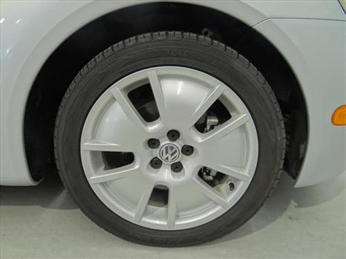 Volkswagen New Beetle 2002 photo 4