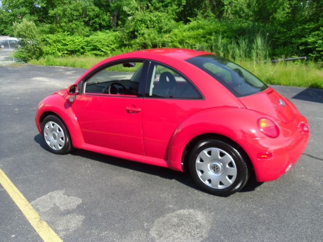 Volkswagen New Beetle 2002 photo 1