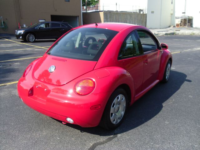 Volkswagen New Beetle 2002 photo 3