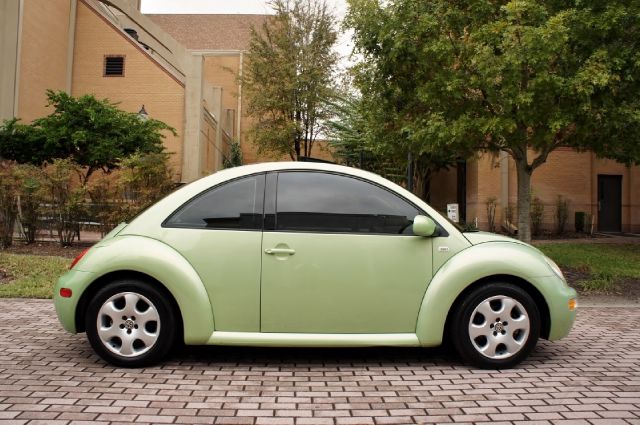 Volkswagen New Beetle 2002 photo 2