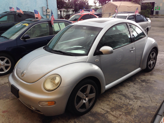 Volkswagen New Beetle 2002 photo 1