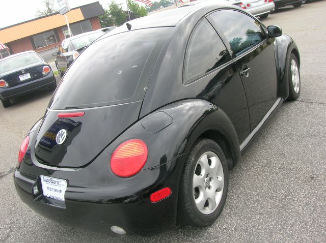 Volkswagen New Beetle 2002 photo 0