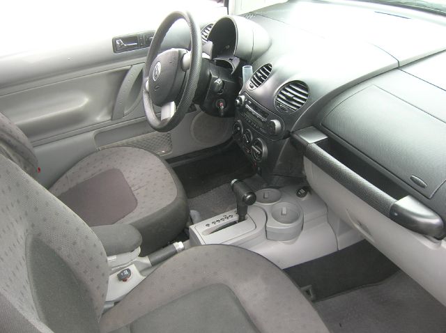 Volkswagen New Beetle 2002 photo 5