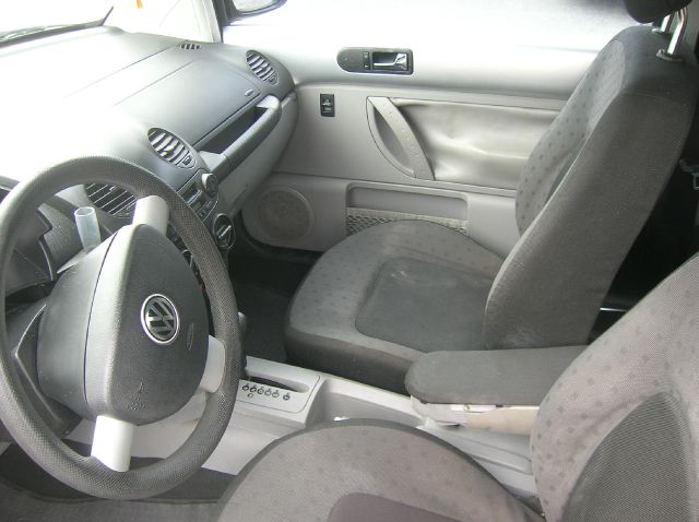 Volkswagen New Beetle 2002 photo 8
