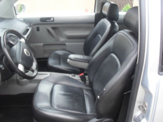 Volkswagen New Beetle 2002 photo 1