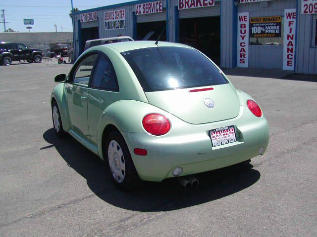 Volkswagen New Beetle 2002 photo 2