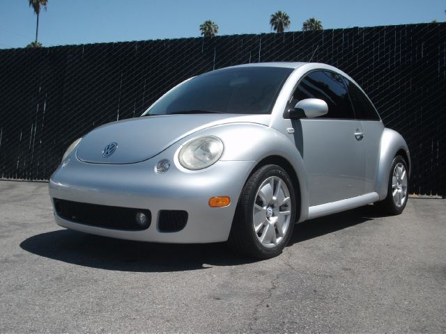 Volkswagen New Beetle 2002 photo 1