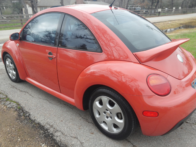 Volkswagen New Beetle 2003 photo 2