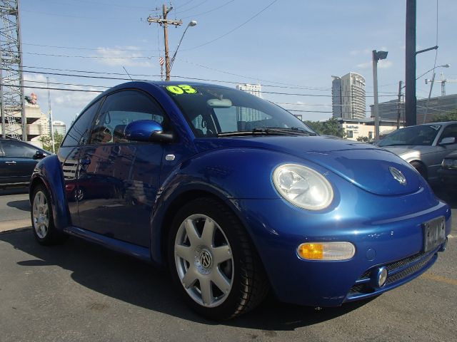 Volkswagen New Beetle SEL Chrome Wheels/front Wheel Drive Hatchback