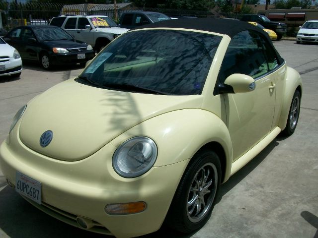 Volkswagen New Beetle 2003 photo 1