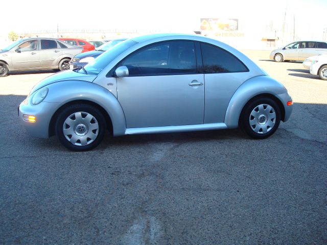Volkswagen New Beetle 2003 photo 2