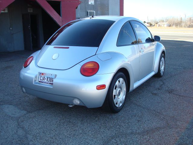 Volkswagen New Beetle 2003 photo 3