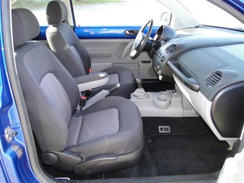 Volkswagen New Beetle FWD 4dr Sport Other