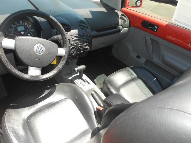 Volkswagen New Beetle 2003 photo 1