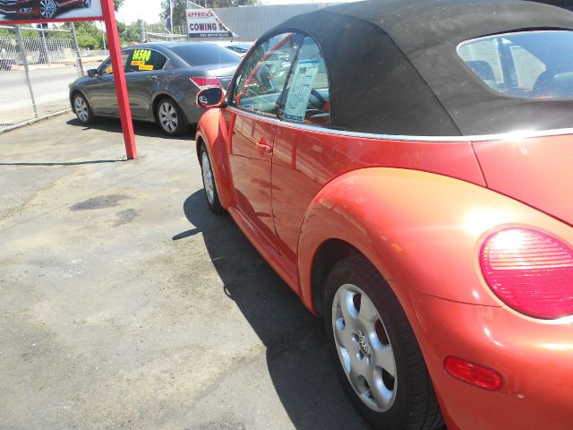 Volkswagen New Beetle 2003 photo 2