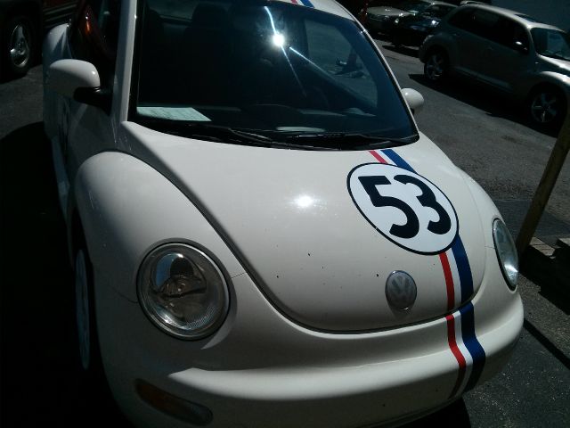 Volkswagen New Beetle 2003 photo 1