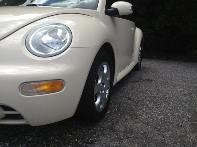 Volkswagen New Beetle 2003 photo 10