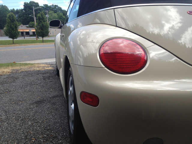 Volkswagen New Beetle 2003 photo 3