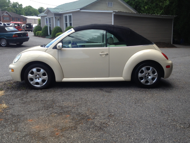 Volkswagen New Beetle 2003 photo 4