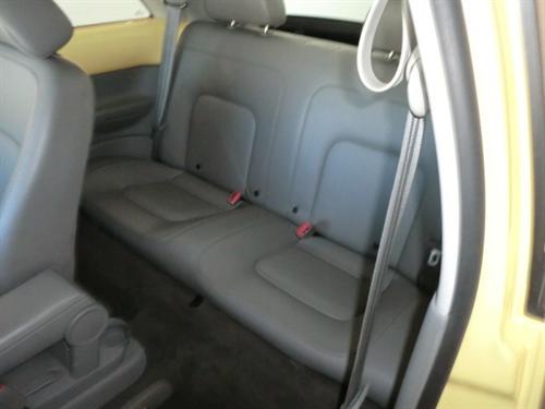 Volkswagen New Beetle 2003 photo 1