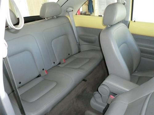 Volkswagen New Beetle 2003 photo 2