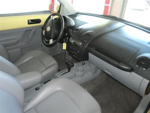 Volkswagen New Beetle 2003 photo 4