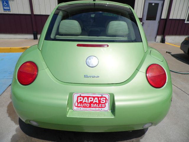 Volkswagen New Beetle 2003 photo 1