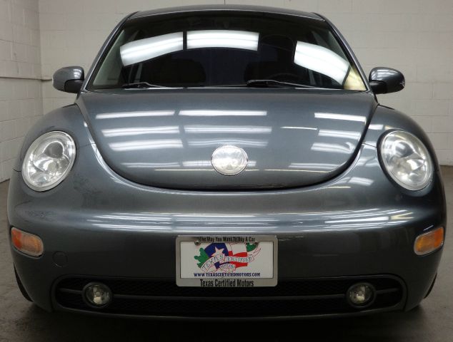 Volkswagen New Beetle 2003 photo 2