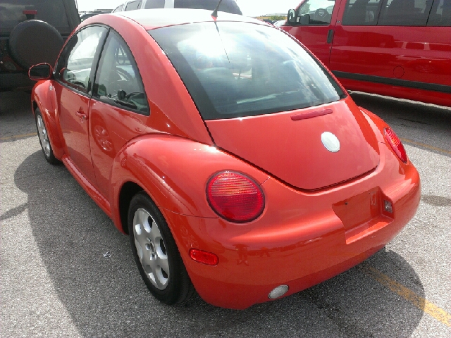 Volkswagen New Beetle 2003 photo 0