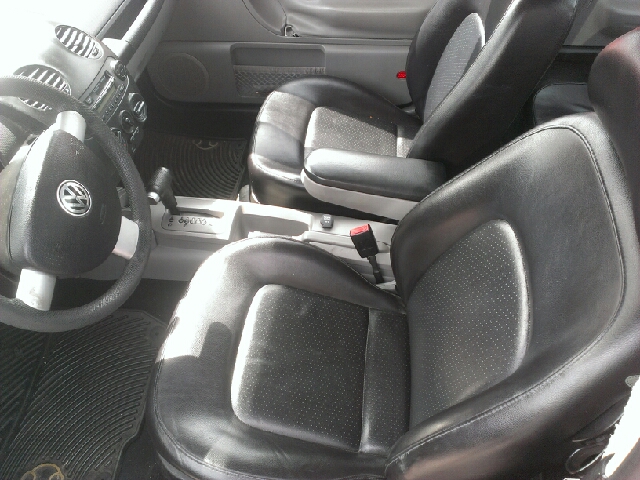 Volkswagen New Beetle 2003 photo 1