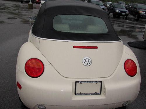 Volkswagen New Beetle 2003 photo 1