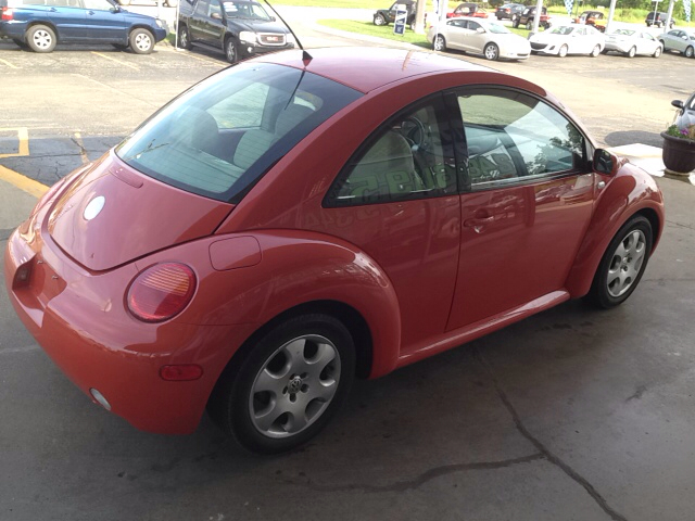 Volkswagen New Beetle 2003 photo 2