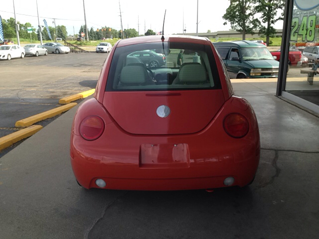 Volkswagen New Beetle 2003 photo 3