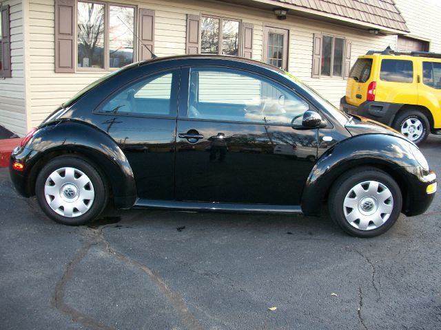 Volkswagen New Beetle 2003 photo 1