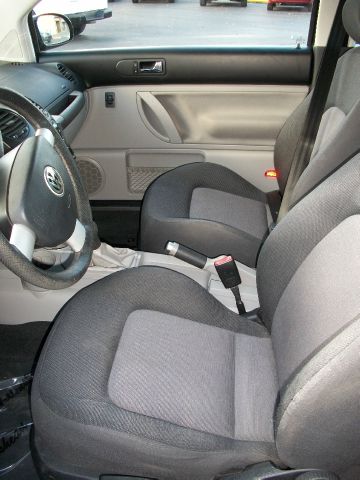 Volkswagen New Beetle 2003 photo 4