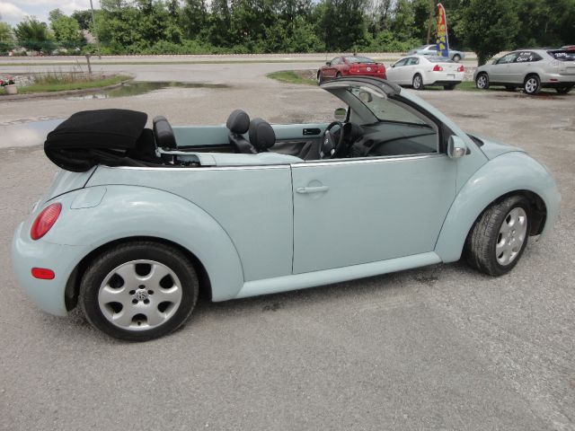 Volkswagen New Beetle 2003 photo 1