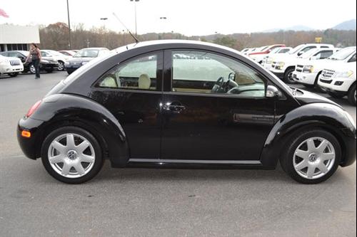 Volkswagen New Beetle FWD 4dr Sport Other