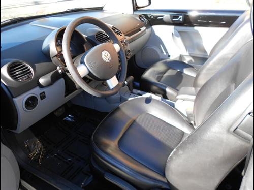 Volkswagen New Beetle FWD 4dr Sport Other