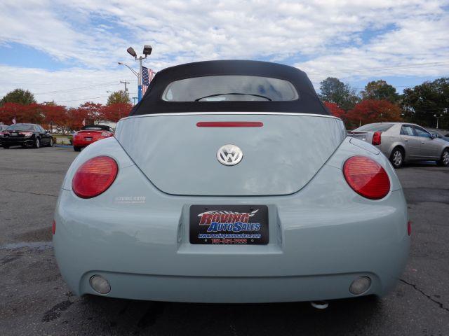 Volkswagen New Beetle 2003 photo 1