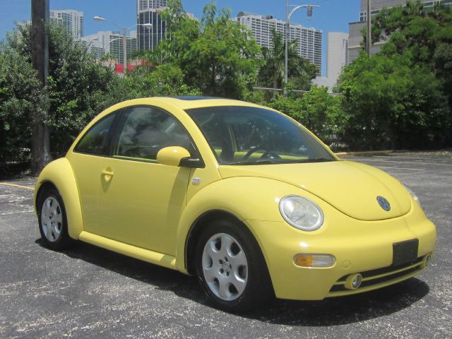 Volkswagen New Beetle 2003 photo 1