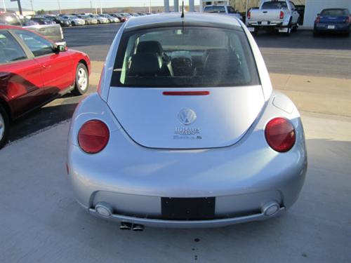 Volkswagen New Beetle 2003 photo 3