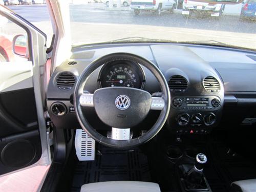 Volkswagen New Beetle 2003 photo 5